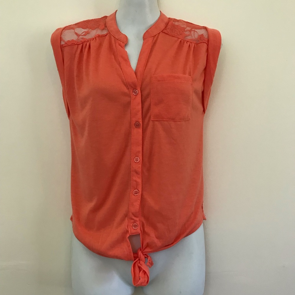 ✨3/$12✨ Almost Famous button up Top Size Small juniors